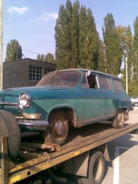 ГАЗ-22 . Досталась мне по наследству от моего дедушки. Я её продал за ненадобностью, надеюсь сейчас она служит кому-то. Увидить бы её, москвичи купили.