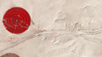 коммерческий спутник "IKONOS". Для каждого кто имеет деньги: 0,25 и 1м. Для комерции! А что для военных?

operational DigitalGlobe will be permitted to sell imagery at up to 25 cm panchromatic and 1.0 m multispectral GSD