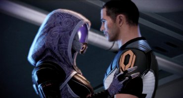 Хм, а еще есть серия Mass Effect, где романтическая линия встроена в сюжет самым прочным образом, и где по большому счёту от того, с кем завяжешь роман меняется сюжет игры. Особенно в Mass Effect 3. Ну и концовку нельзя назвать супер счастливой, потому что главный герой прощается перед финальной битвой со своей возлюбленной и в конечном итоге погибает.