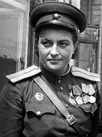 Людмила Павличенко в 1943 году.