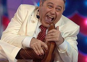 Ха-ха, переводить шутки с Английского на Русский тупым подстрочником - это ТАК ШМИШНО! Аффтар, продолжай в том же духе.