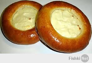 В школьной столовой слой койка 11 коп, сметанник 10коп, картошка 10 коп, ватрушка 14 коп