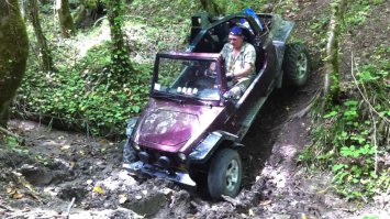 Едет везде.