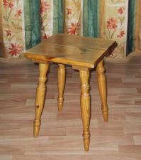 А табуретка где? Ладно, сам добвлю покрасивше.