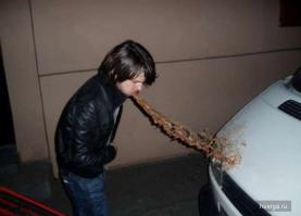 Жуткий макияж в виде огромной дыры в глазу 