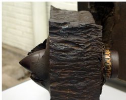 странно что снаряд совсем не деформировало