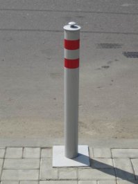 Здоровые лбы, занимаются ерундой на мой взгляд, ни кого вы ни чему не научите всем плевать.
На мой взгляд лучше бы пошли на работу заработали денег и поставили ограничительные столбики, вот тогда точно бы ни кто не ездил, так как уже не смог бы.