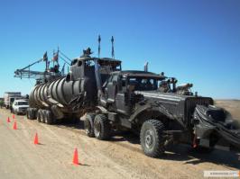 укропитеки лютуэ!! Мне "Безумный Макс" вспомнился