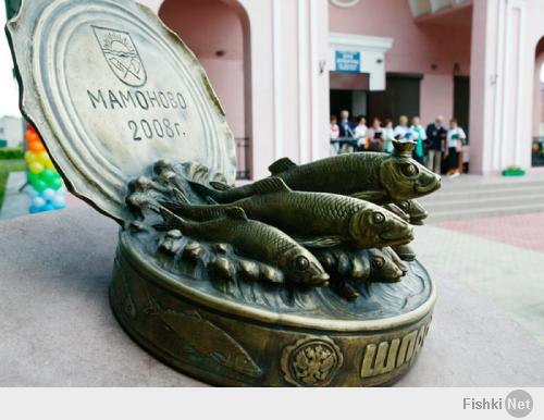 "Вы правда думаете, что шпроты выпускает одна компания?"
-----------
Нет, конечно.
Кроме того, шпроты делают и в России и в Германии, но, как и в "приключениях капитана Врунгеля", в России, почему-то, получаются исключительно российские шпроты, в Германии - германские, а латвийские шпроты делают только в Латвии. Наверно они какой-то секрет знают...