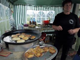 ... ну и по мелочам... оладушки там...