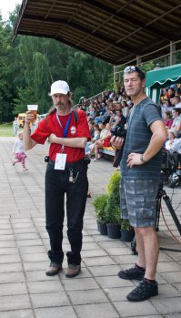 А у меня работа, вапще, тяжелая - из расходных мтериалов - литра три-пять пива только в рабочее время...