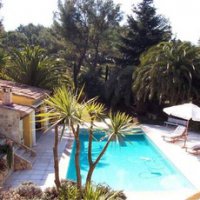 Дом

Константин Рыков

депутат Госдумы от «Единой России» V созыва

Адрес: Франция, Mougins, 21 Allée de la Bergerie

Незадекларированная вилла на Лазурном берегу принадлежит бывшему депутату Госдумы, главе интернет-департамента "Первого канала", одному из основателей движения "За Путина".