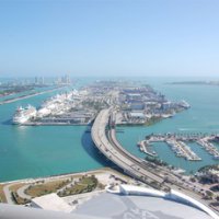 Квартира

Михаил Маргелов

вице-президент ОАО «Транснефть»

Адрес: США, Флорида, Майами, 888 Biscayne Boulevard

Квартира в равных долях принадлежит Александру Маргелову и его cоветнику Дмитрию Александрову. Находится в 150 м от моря. Стоимость квартиры — $485,860.