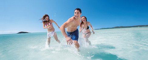 Смотритель тропического острова. 

Работа смотрителя занимает не больше 12 часов в месяц. В основном это ведение блога, создание видео- и фото публикаций и подкармливание местной живности. «Заработная» плата около двухсот тысяч долларов в год, плюс компания оплачивает все расходы на переезд.