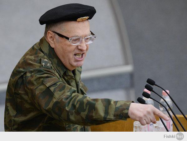 Жириновский в знак протеста пришел на заседание Госдумы в камуфляже