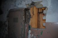 Видно как в кассе последние деньги выдавали