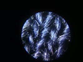 Вот сделал по быстрому пару фоток:
1 - Монитор (белый цвет)
2 - Офисная бумага, цифра "7" 7-м шрифтом напечатана на лазерном принтере
3 - Джинсы. Рисунок - мелкая клетка, оттого белые волокна
4 - Джинсовая рубаха