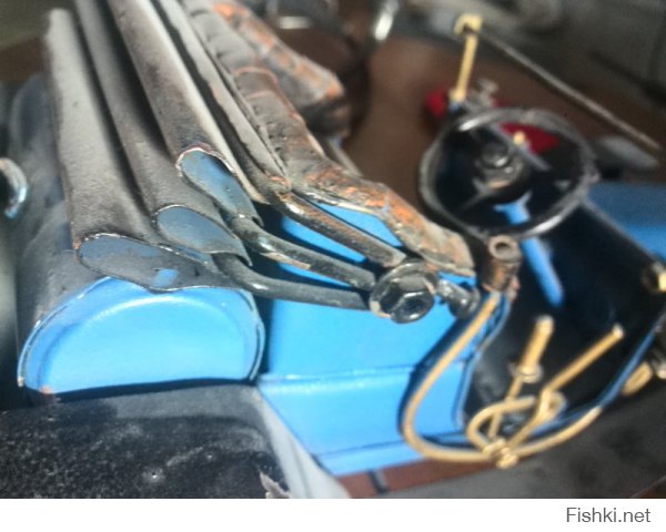 У меня на работе стоит вот такой аппарат, собранный неизвестным умельцем из жести, говна и болтиков.