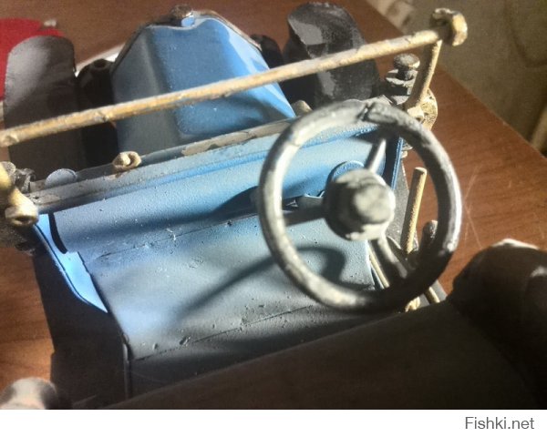 У меня на работе стоит вот такой аппарат, собранный неизвестным умельцем из жести, говна и болтиков.