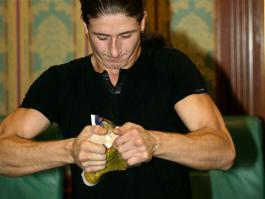 Iphone 6 сломался под давлением рук