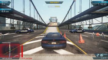 Машина упала со строящегося моста в Петербурге