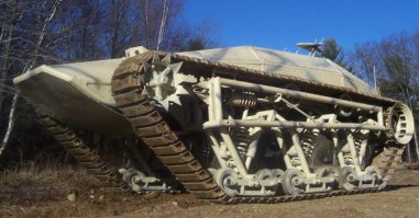 беспилотный RISPAW самый быстрый. 129км/ч
(если, конечно, считать его танком)