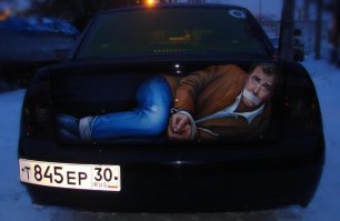 посоны, привезите Кларксона обратно. Он хоть и мyдak, но без него программа топ-гир лишена смысла.