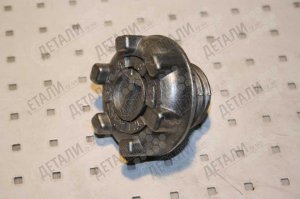 У меня стоит такое чудо. Все хочу посчитать время, за которое теоретически (обладая мозгами) можно было бы такое открыть, да математик я хреновый. В реале - действует. Открыли лючок, оставили следы на снегу, а крышку открыть не смогли... Но я, конечно, понимаю, что на слив топлива идут не от больших мозгов... это уже дно мелкого криминала, самая тухлая его тина...