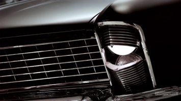 К слову о потайных фарах. в 1965 году был выпущен Buick Riviera с интересными фарами: