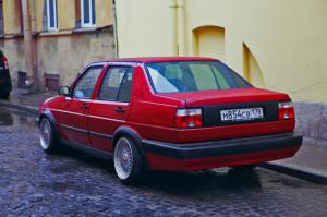 дамочка ведро стоит у вас под раковиной