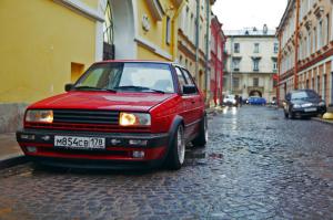 дамочка ведро стоит у вас под раковиной