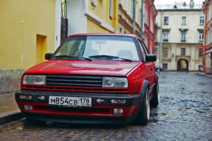 дамочка ведро стоит у вас под раковиной