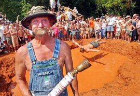 Фотографии, интерес которым придало предательское отражение в зеркале