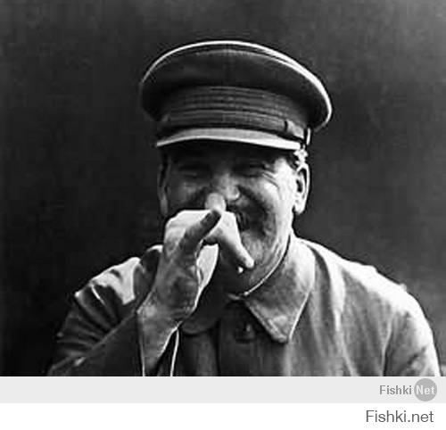 ЗАГАДКА СТАЛИНА Исторический факт: в феврале 1945 года в Ялте встретились Сталин, Черчилль и Рузвельт. На этой встрече решался вопрос о переделе европейских границ после грядущего уже окончания войны. 
Черчилль и Рузвельт предложили Сталину: 
— Иосиф Виссарионович! Отдай нам Крым, а мы за это отдадим тебе таких же размеров кусок Германии. 
Сталин подумал немного и со свойственным ему акцентом говорит: 
— Если ви отгадаете мою загадку, то отдам вам Крим. 
И показывает им три пальца левой руки: большой, средний и указательный. 
— Какой из этих трех пальцев сэрэдний? — спросил Сталин. 
Черчилль удивился простоте загадки и ухватился за указательный палец: 
— Вот средний! 
— Нэээт... , нэ угадал, — ответил Сталин. 
Рузвельт посчитал, что Сталин хитрит, и надо выбирать из всех пальцев руки. Поэтому он указал на средний палец: 
— Нэээт... , и ты нэ угадал, — ответил Сталин. 
После чего сложил из трех пальцев кукиш и показал его Черчиллю и Рузвельту: 
— Вот сэрэдний! Вот вам наш Крим!
