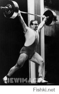 На Олимпийских играх в Риме, 10 сентября 1960 года, Юрий Власов выжал 180 кг, вырвал 155 кг
 и толкнул 202,5 кг, что дало в сумме 537,5 кг!  ЗНАЙ НАШИХ!!!