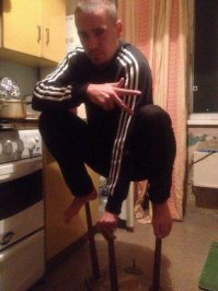 Молодец, что четвёртую ножку выкрутил!! А то мало ли что...??!!!!!!!!!