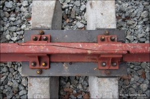 А колеса сейчас практически не стучат! Укладывают рельсы без стыков!!! Как не печально!!