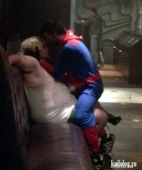 Человек паук, арестовал торговку салом!!