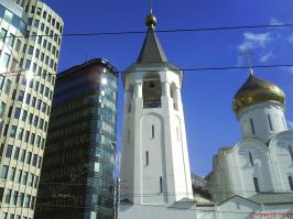 Москва, у метро Белорусская...