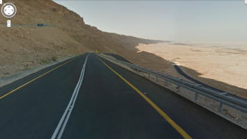 Шоссе на Махтеш Рамон в Израиле забыли..