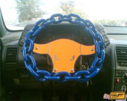 На такой руль подогрев от жопы норм встанет?