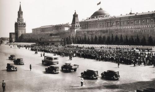 Красная площадь 1920-е - это фото не раньше 1936 года,