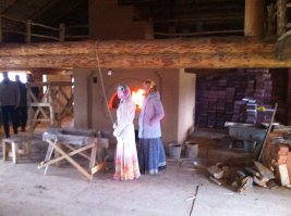 Я бы у него в гостях осенью, газа у него нет, вода колодец, скважина, отопление печное, дома загляденье по своей мощи просто класс! Земля в аренде на 40 лет, есть трактор и тд