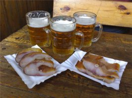 Так нельзя. Теряется гармония. Пиво+рыбка???
Рыбка+водка!!!
Пиво+шашлык!!!