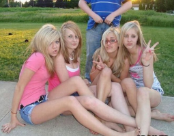 Кaк испортить кому-то фотогрaфию? Мaстерa второго плaнa