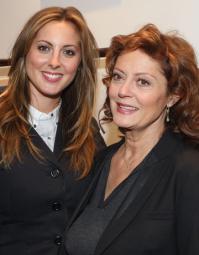 а еще у Сьюзан Сарандон есть дочь, которая очень похожа на маму