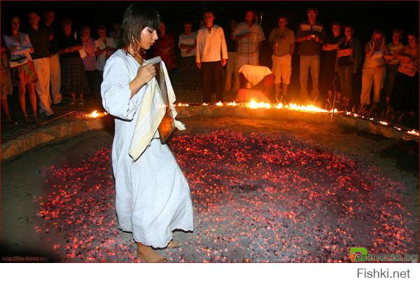 Так как по какойто причине не загрузились все фотки, добавляю в коментах те, которые пропали с поста. Идут - Етър, Велико Търново, Мелник, Пирин, поездка на поезде София-Мездра, Баба Марта, Семь Рильских озер, Йордановден - Крещение, Родопи, Выходные в деревни и Нестинарство.