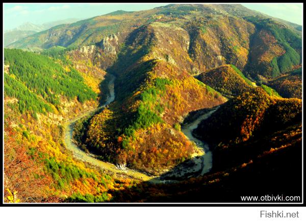 Так как по какойто причине не загрузились все фотки, добавляю в коментах те, которые пропали с поста. Идут - Етър, Велико Търново, Мелник, Пирин, поездка на поезде София-Мездра, Баба Марта, Семь Рильских озер, Йордановден - Крещение, Родопи, Выходные в деревни и Нестинарство.