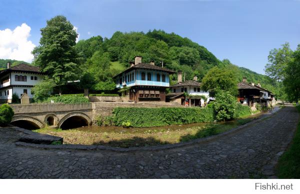 Так как по какойто причине не загрузились все фотки, добавляю в коментах те, которые пропали с поста. Идут - Етър, Велико Търново, Мелник, Пирин, поездка на поезде София-Мездра, Баба Марта, Семь Рильских озер, Йордановден - Крещение, Родопи, Выходные в деревни и Нестинарство.