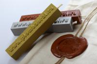 Мне одному показалось, что Sugru это обычный сургуч?